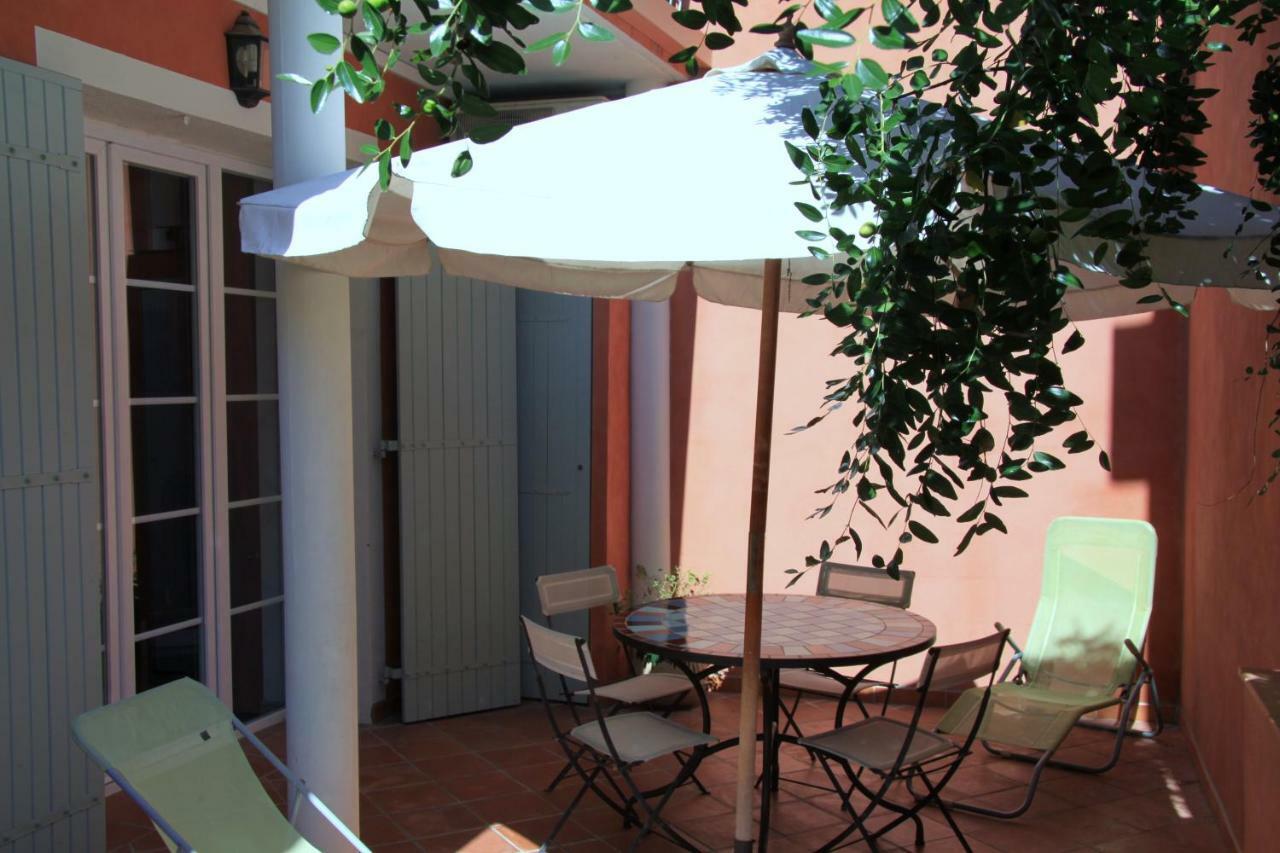 Appartement Avec Patio Et Garage Centre Ville Et Plage Sanary-sur-Mer Esterno foto